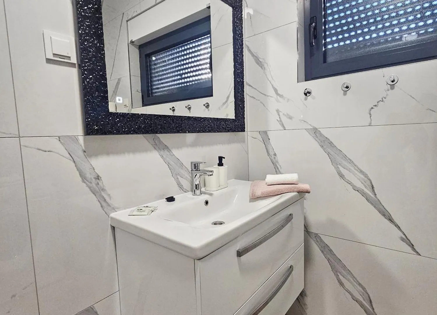 Aquavista Apartment Vir